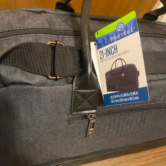 Protege 21 In Drop-Bottom Weekender Travel Duffel Bag, Charcoal - Picture 3 of 6